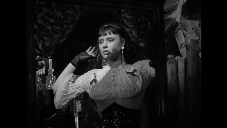 Screen capture from Sawdust and Tinsel