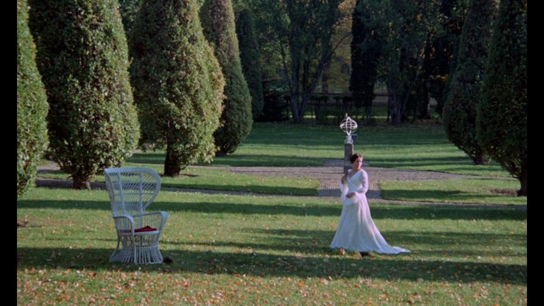 Screen capture from Cries and Whispers