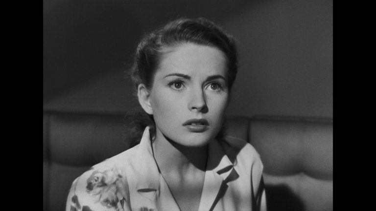 Screen capture from Nightmare Alley