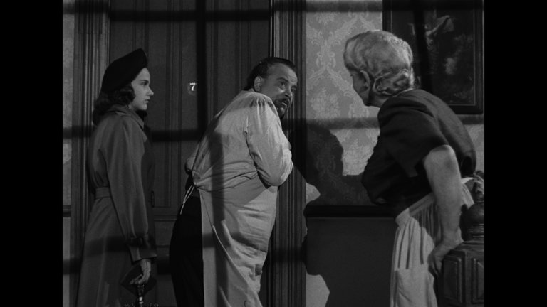 Screen capture from I Walked with a Zombie / The Seventh Victim: Produced by Val Lewton