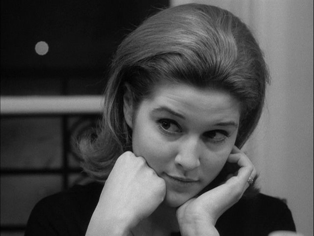 Screen capture from Masculin féminin