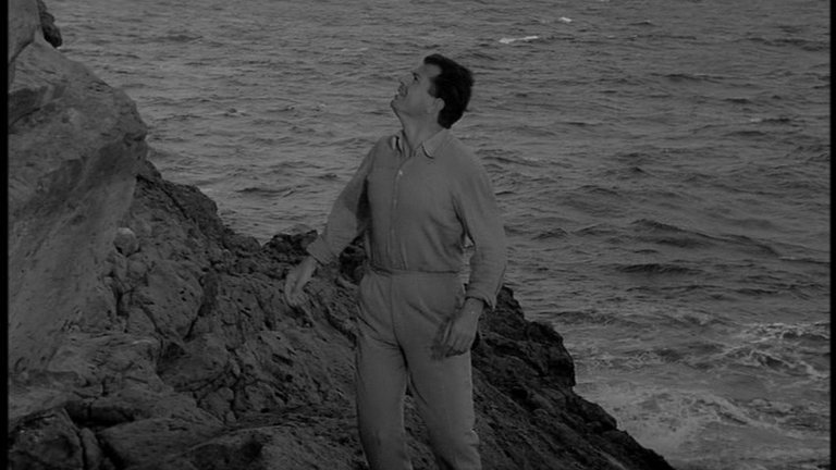 Screen capture from L'avventura