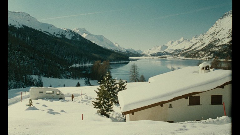 Screen capture from The Swindle