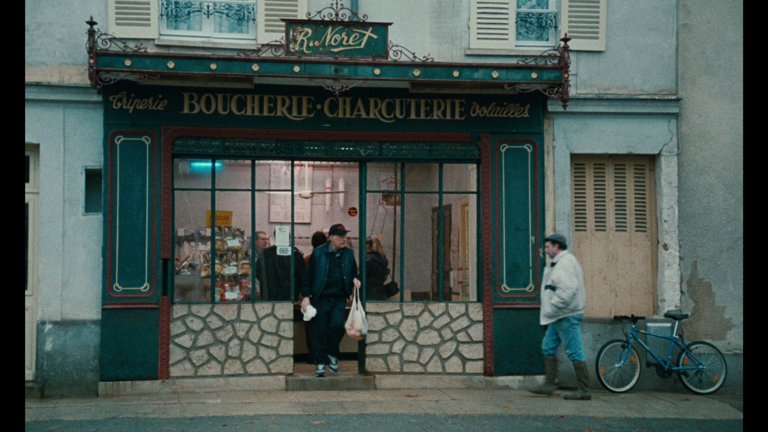 Screen capture from The Swindle