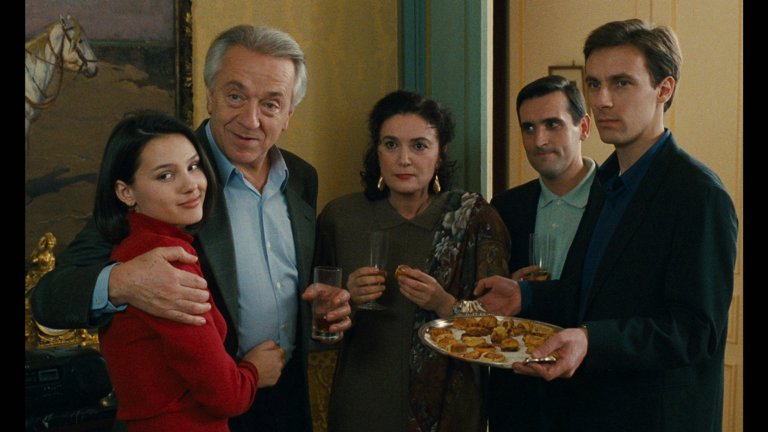 Screen capture from La cérémonie