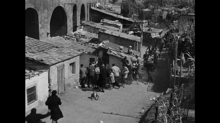Screen capture from Essential Fellini