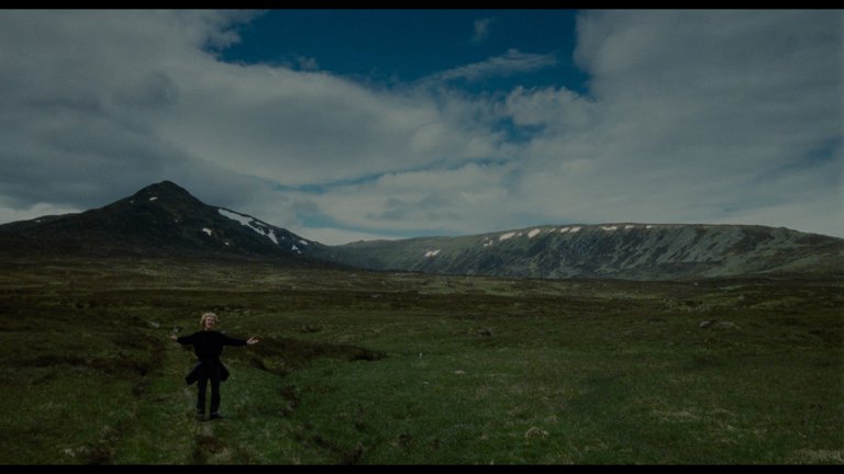 Screen capture from Trainspotting