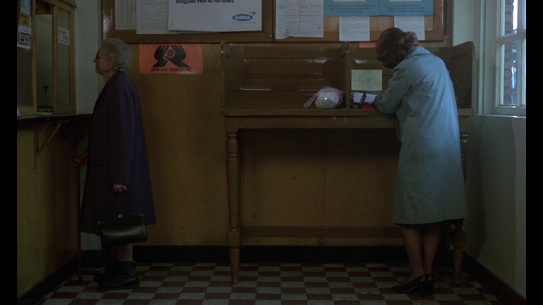Screen capture from Jeanne Dielman, 23, quai du Commerce, 1080 Bruxelles