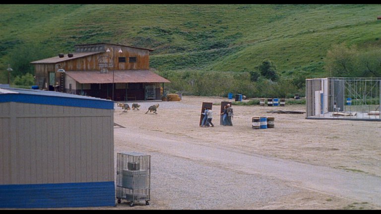 Screen capture from Tremors 2: Aftershocks