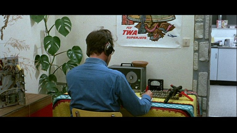 Screen capture from 2 or 3 Things I Know About Her