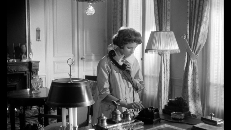 Screen capture from Eyes Without a Face