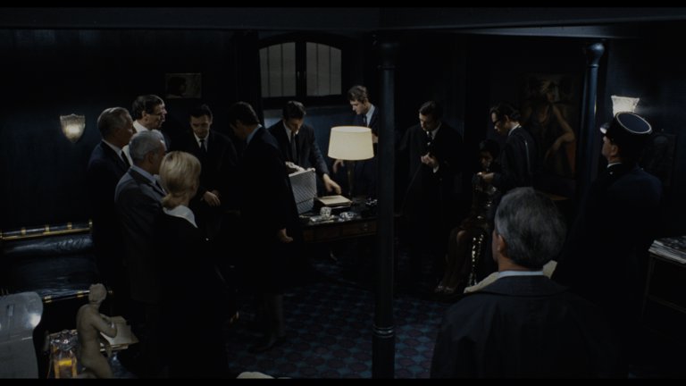 Screen capture from Le samouraï