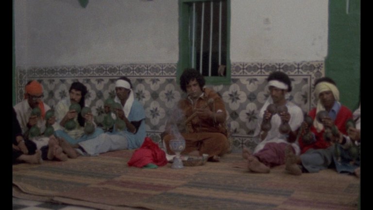 Screen capture from Trances / The Housemaid