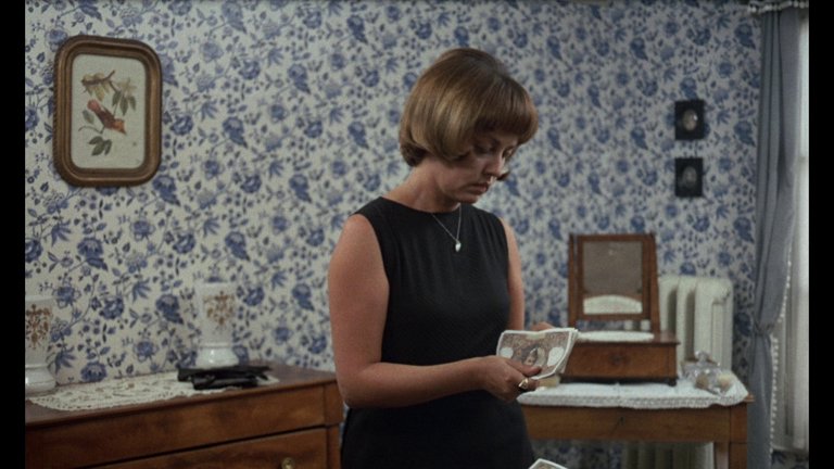Screen capture from The Bride Wore Black