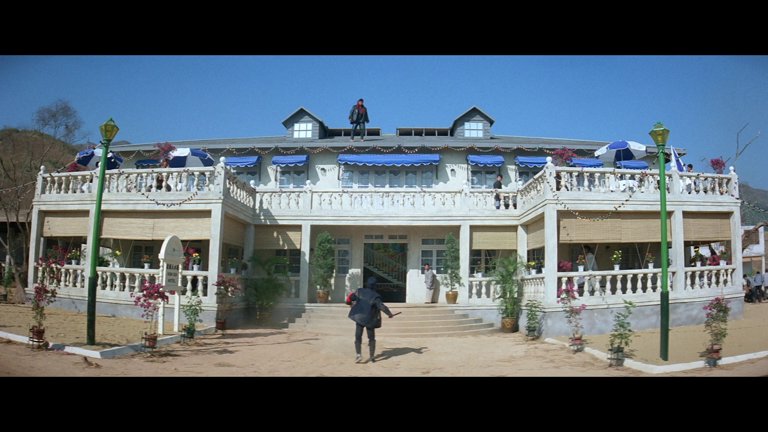 Screen capture from Millionaires' Express