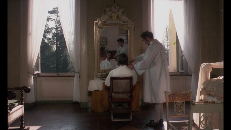 Screen capture from Allonsanfan
