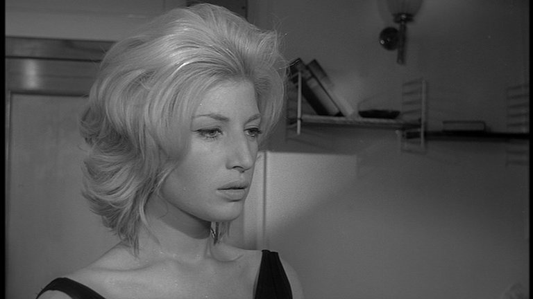 Screen capture from L'avventura
