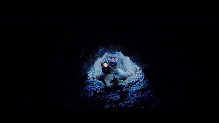 Screen capture from Pitch Black
