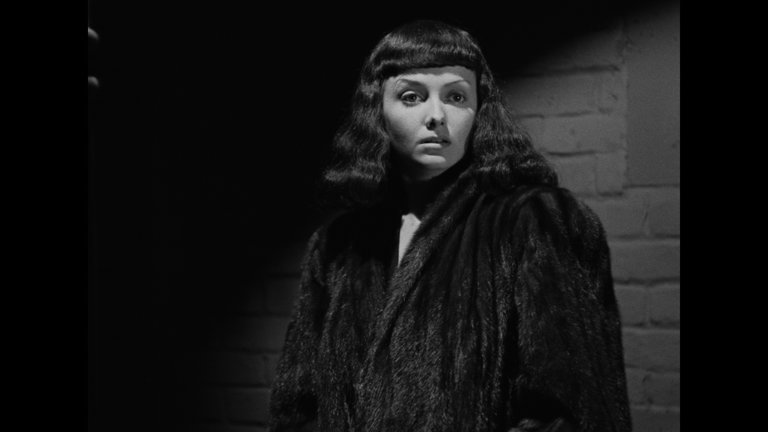 Screen capture from I Walked with a Zombie / The Seventh Victim: Produced by Val Lewton