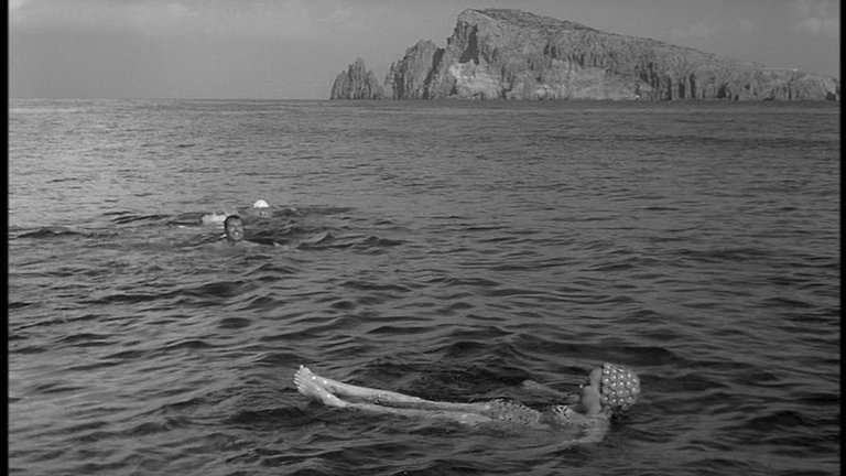 Screen capture from L'avventura