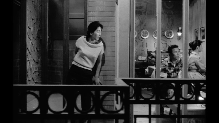 Screen capture from Trances / The Housemaid