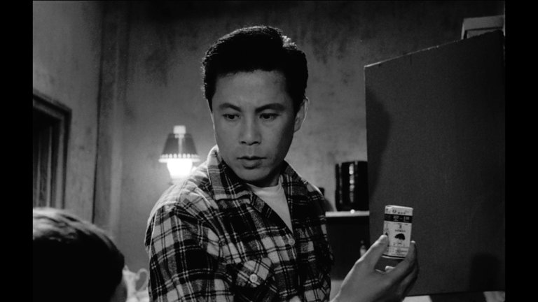 Screen capture from Trances / The Housemaid
