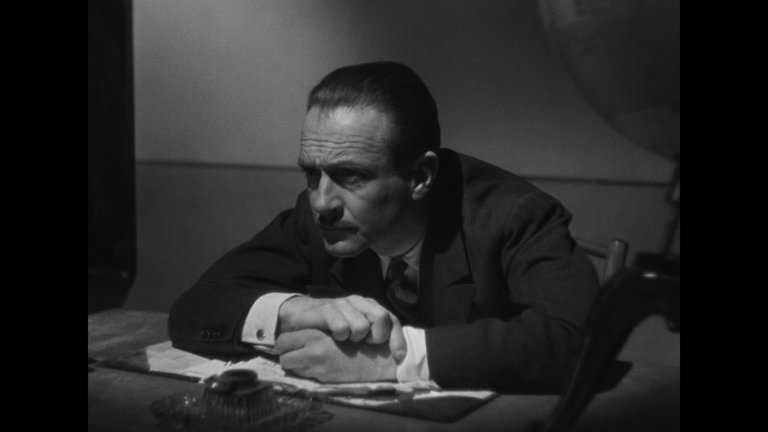 Screen capture from Le Corbeau