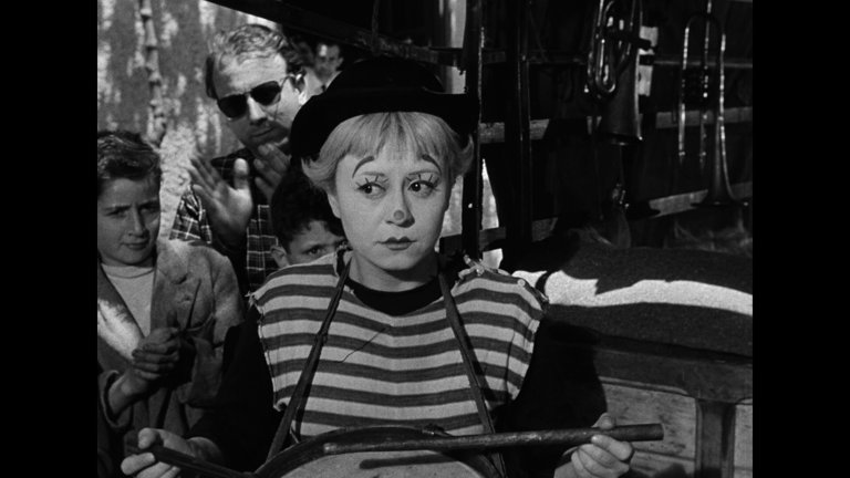 Screen capture from La strada