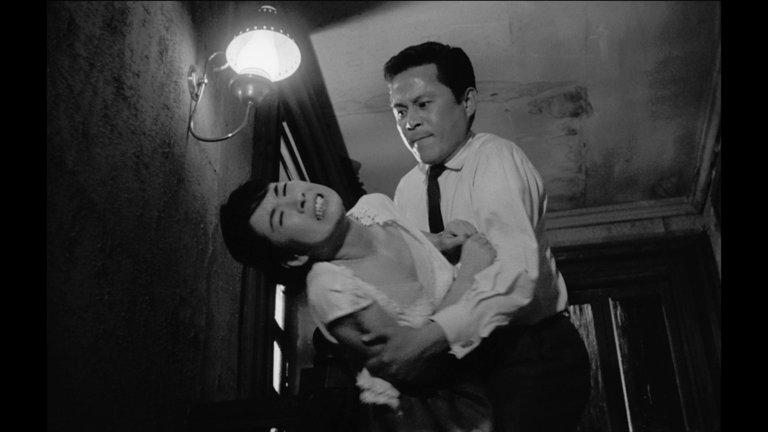 Screen capture from Trances / The Housemaid