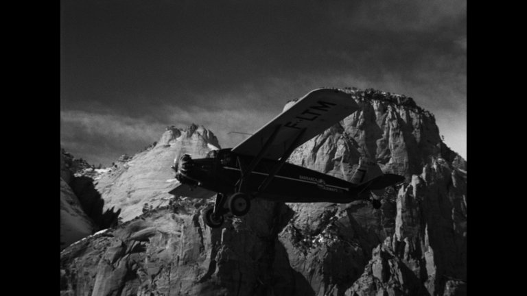 Screen capture from Only Angels Have Wings