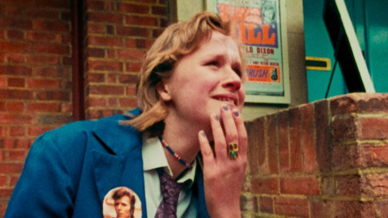 Screen capture from Moonage Daydream