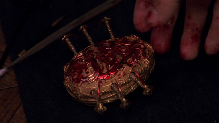 Screen capture from Trilogía de Guillermo del Toro
