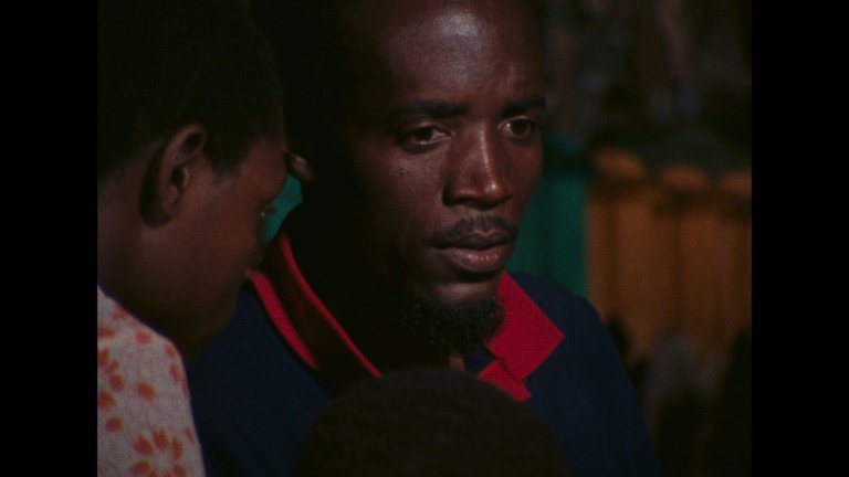 Screen capture from Sambizanga / Prisioneros de la tierra