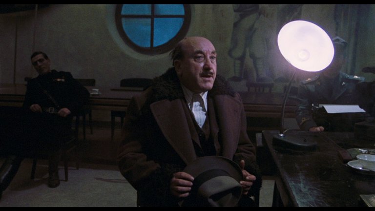 Screen capture from Essential Fellini