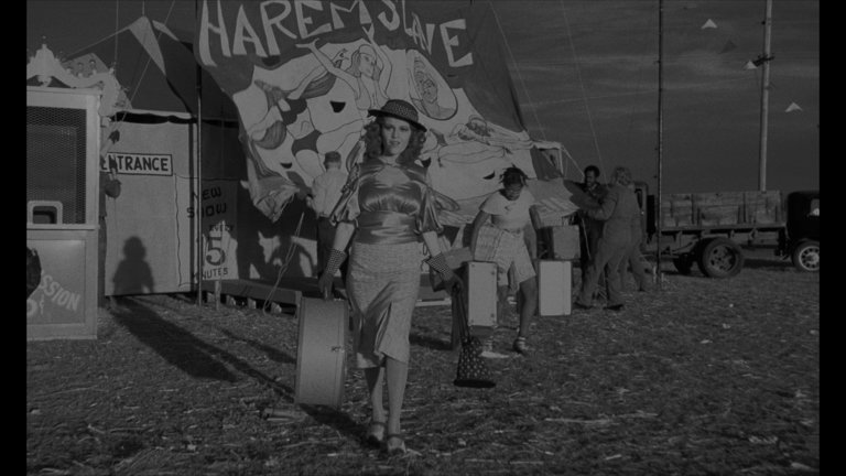 Screen capture from Paper Moon