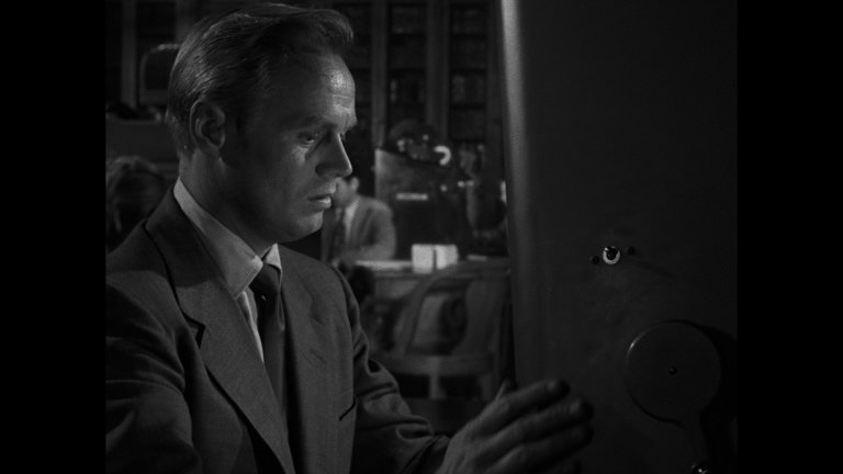 Screen capture from Pickup on South Street