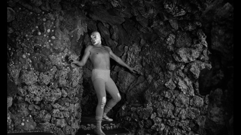 Screen capture from Enter Santo: The First Adventures of the Silver-Masked Man