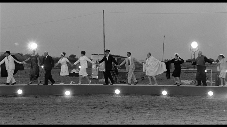 Screen capture from Essential Fellini