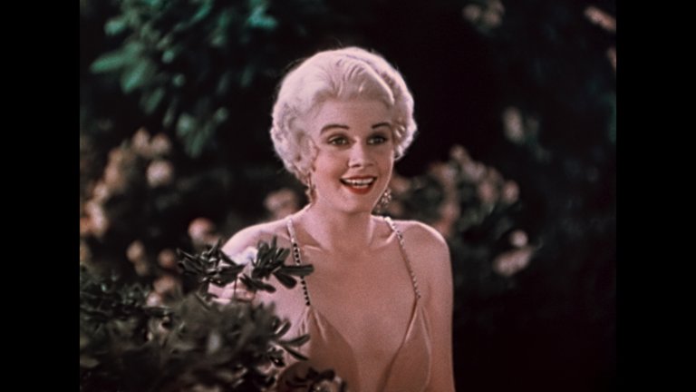 Screen capture from Hell's Angels