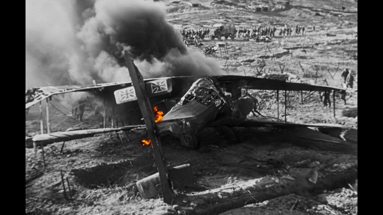 Screen capture from Hell's Angels