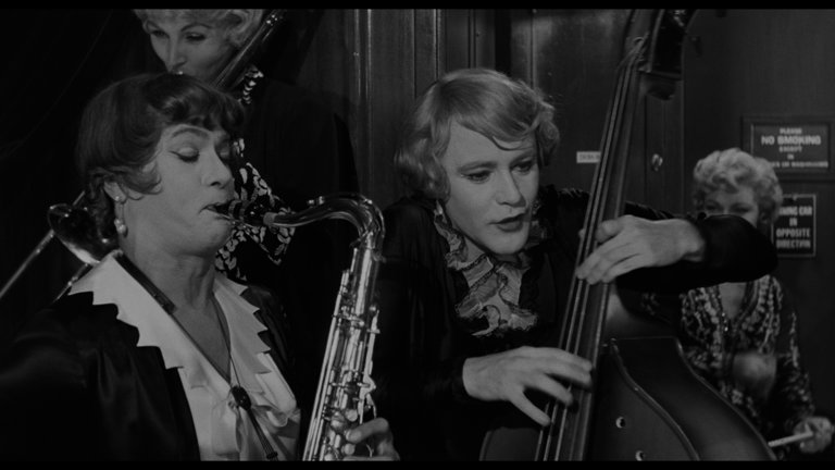 Screen capture from Some Like It Hot