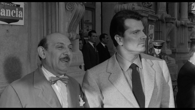 Screen capture from L'avventura