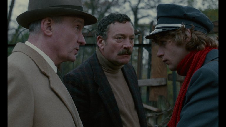 Screen capture from Cop Au Vin (Poulet au vinaigre)