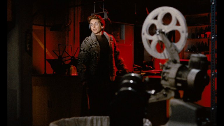Screen capture from Peeping Tom