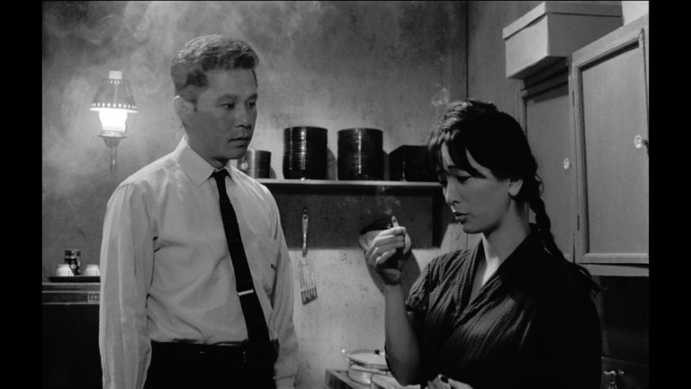 Screen capture from Trances / The Housemaid