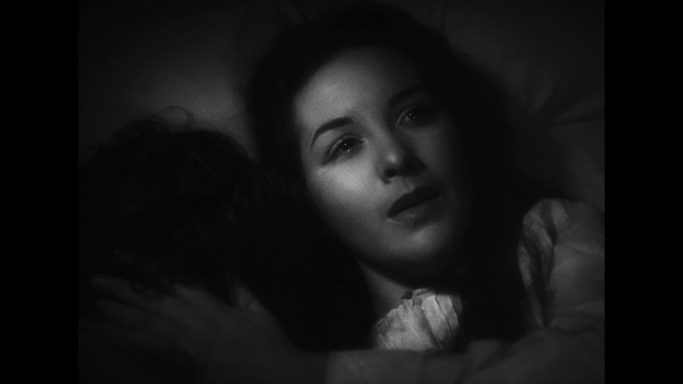 Screen capture from Sambizanga / Prisioneros de la tierra