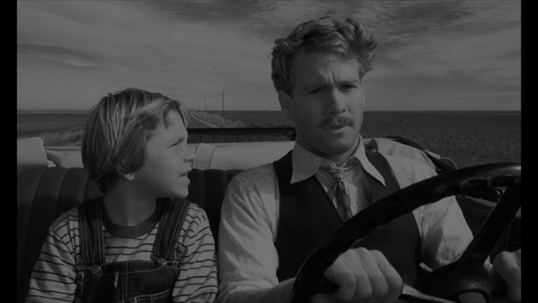 Screen capture from Paper Moon