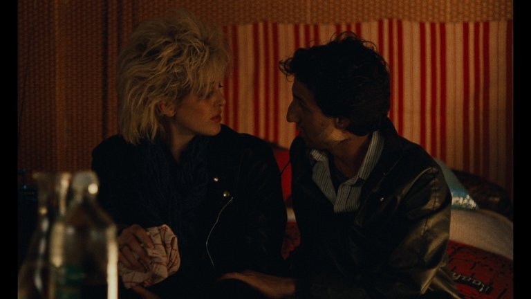 Screen capture from Tchao pantin