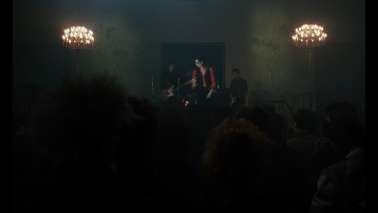 Screen capture from Wings of Desire