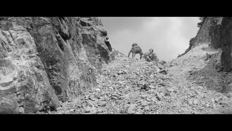 Screen capture from The Hidden Fortress